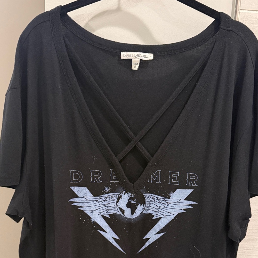 🧡 Express Black 'Dreamer' Graphic V-Neck Tee